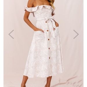 Selfie Leslie off the shoulder peachy pink dress